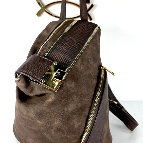 Chic Brown Backpack with Gold Details - Picture 3 of 3